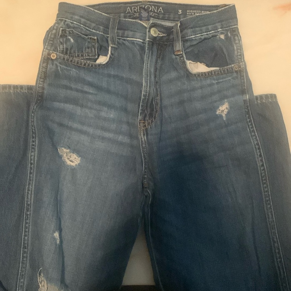 I am selling these cute navy blue high rise, wide leg jeans
